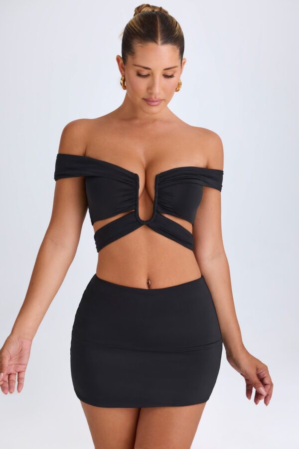 Mid-Rise Micro Mini Skirt in Black - Image 4
