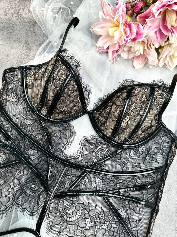 Seductive Black Patent Leather Lingerie Set - Image 9