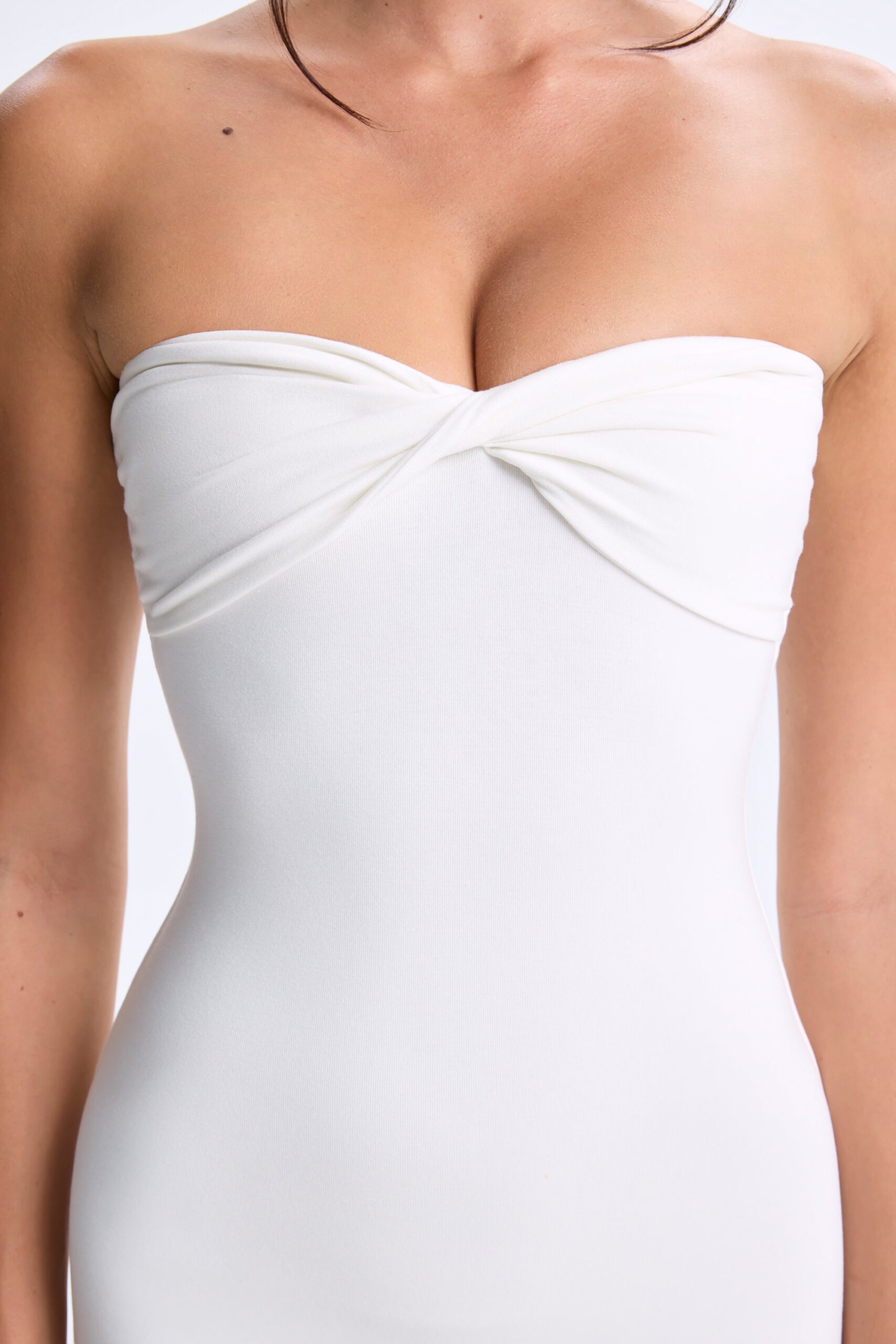 Petite Twist-Front Split Hem Flared Jumpsuit in White - Image 6