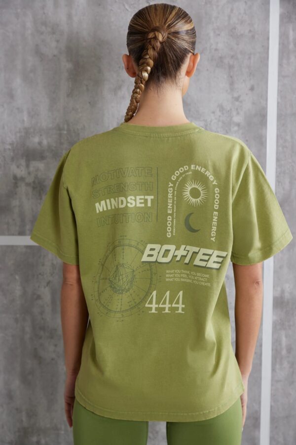 Oversized T-Shirt in Olive - Image 4