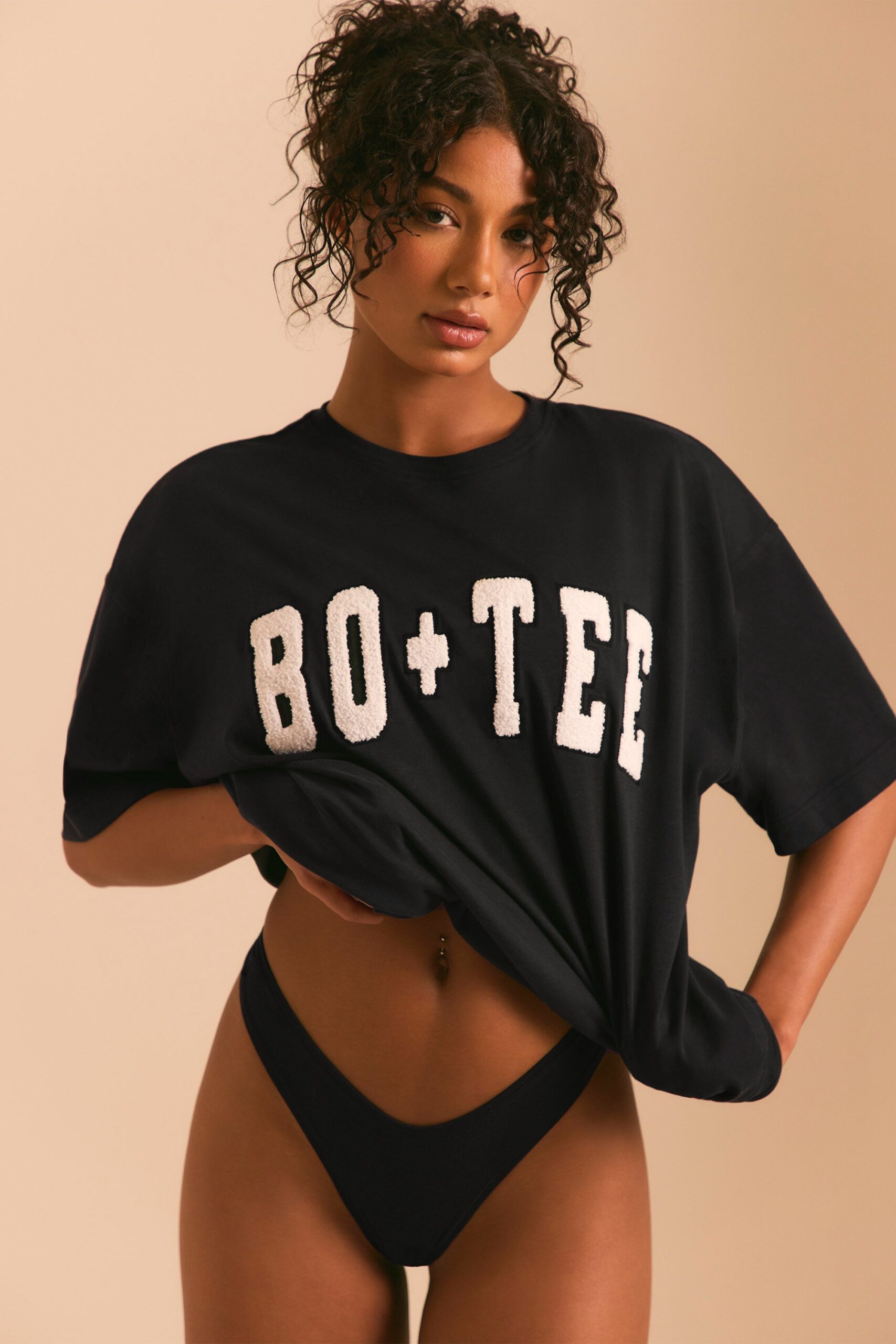 Oversized Short Sleeve T-Shirt in Black - Image 4