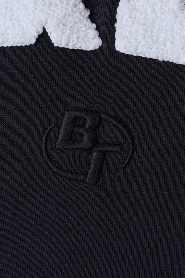 Oversized Crew Neck Sweatshirt in Black - Image 4