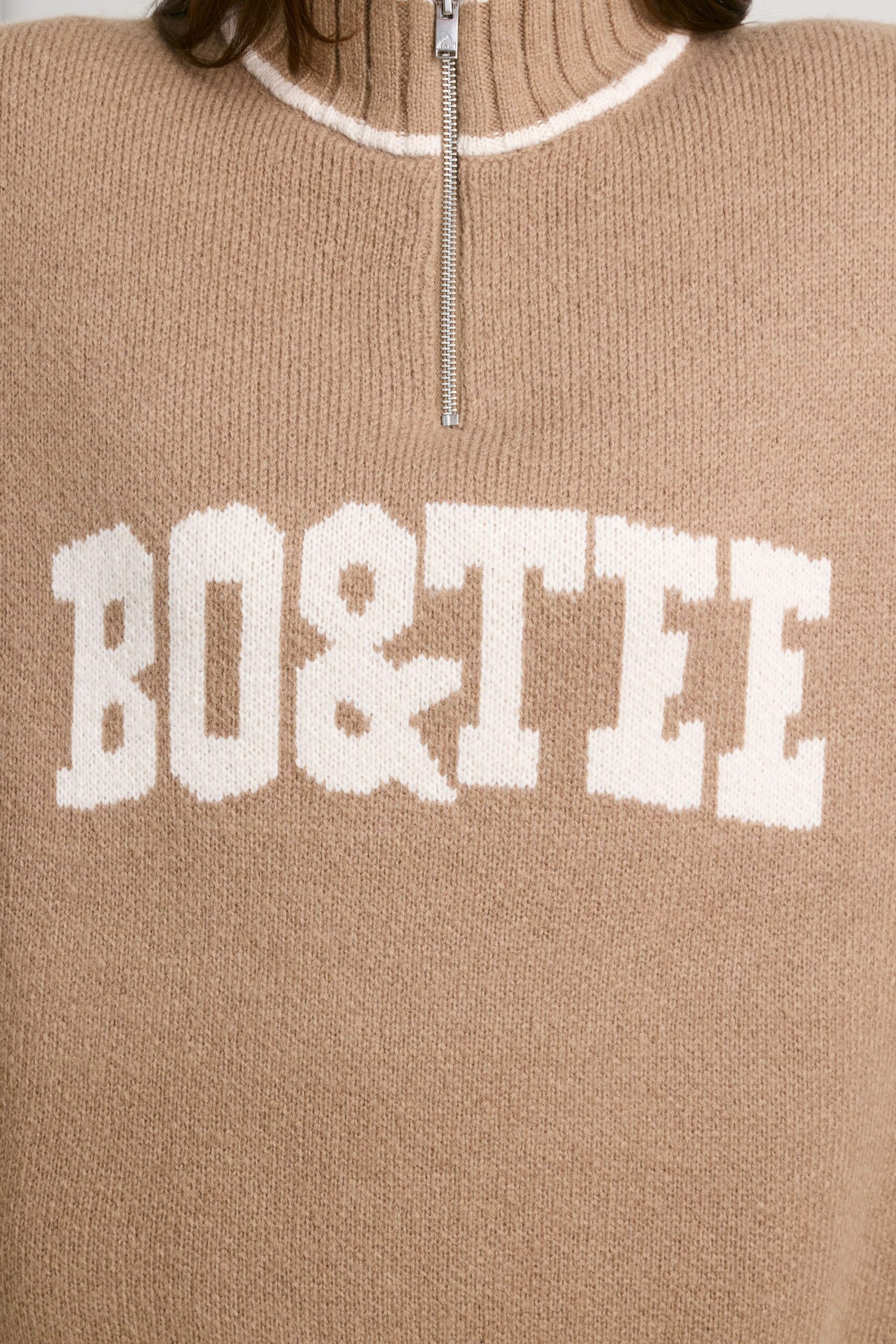 Oversized Quarter-Zip Chunky-Knit Jumper in Espresso - Image 5