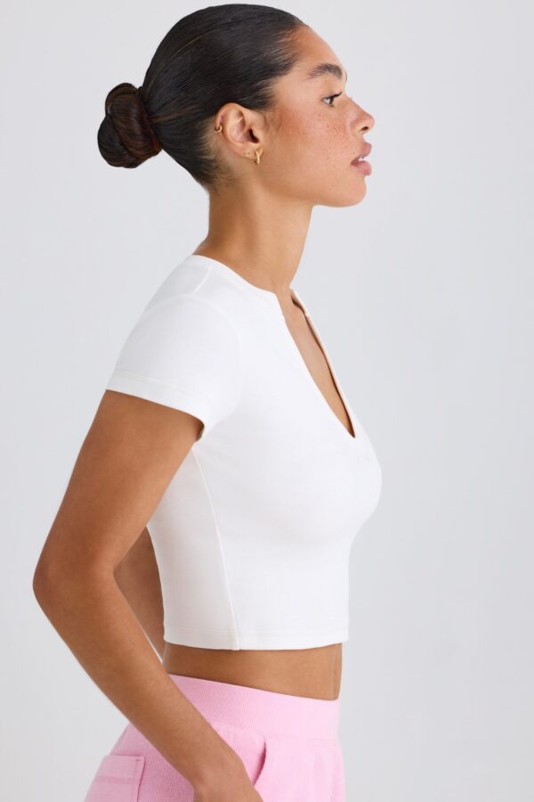 Graphic-Print Cropped T-Shirt in White - Image 3