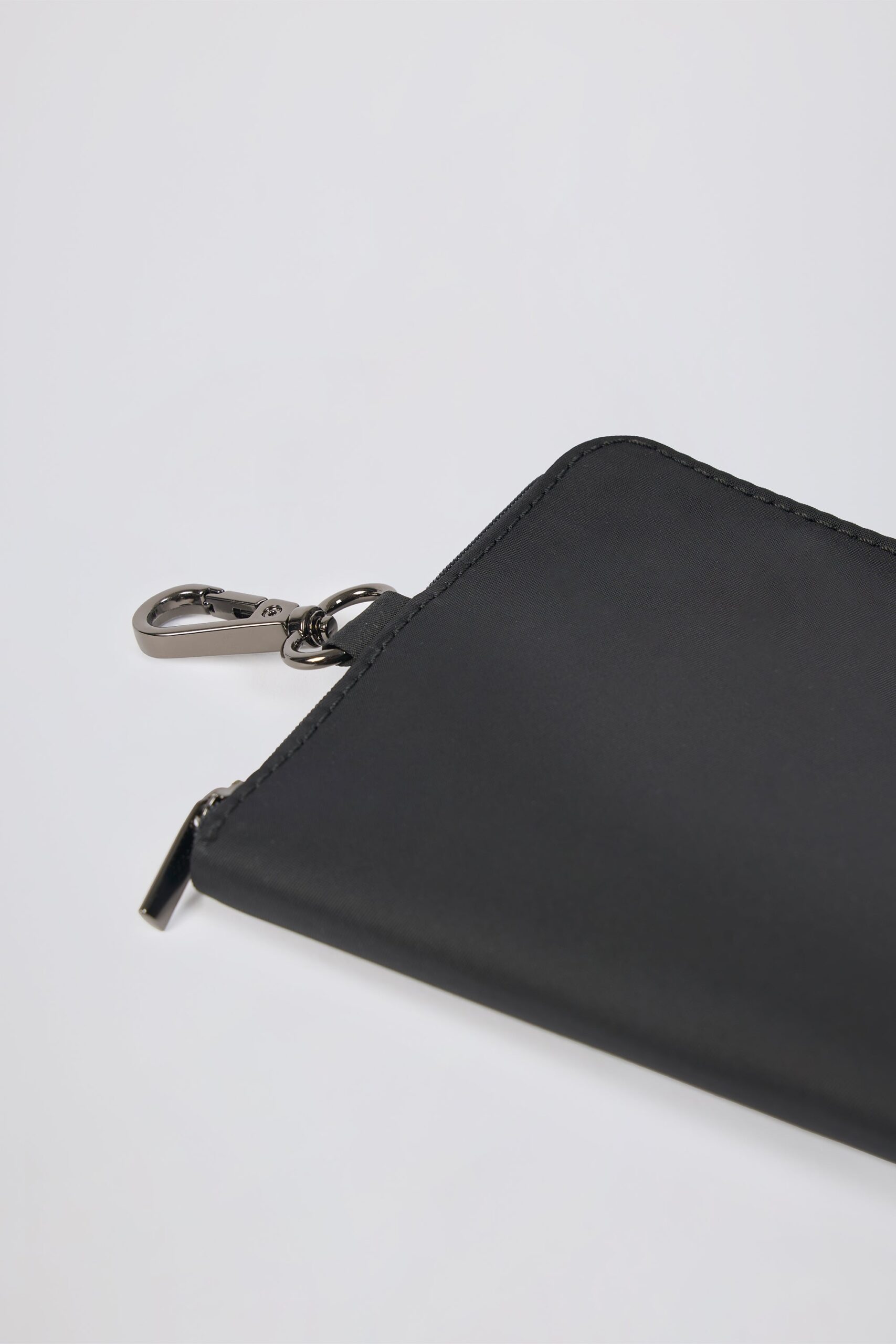 Mesh Tote Bag in Black - Image 7