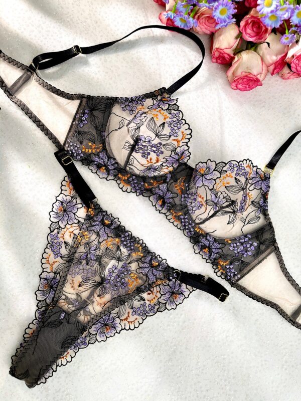 Elegant Noir Black Lace Lingerie Set - Image 11