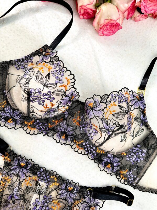 Elegant Noir Black Lace Lingerie Set - Image 12