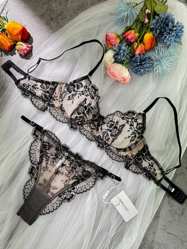 Black Classic Lace Lingerie Set - Image 10