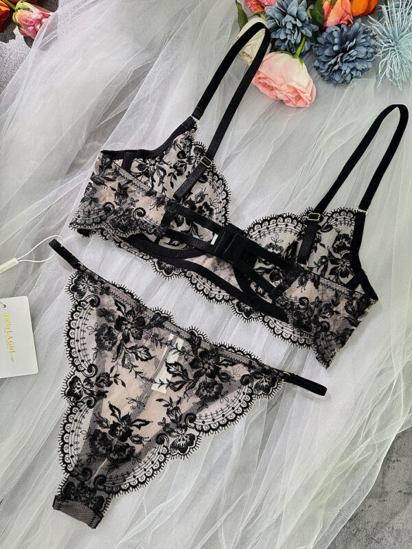 Black Classic Lace Lingerie Set - Image 11