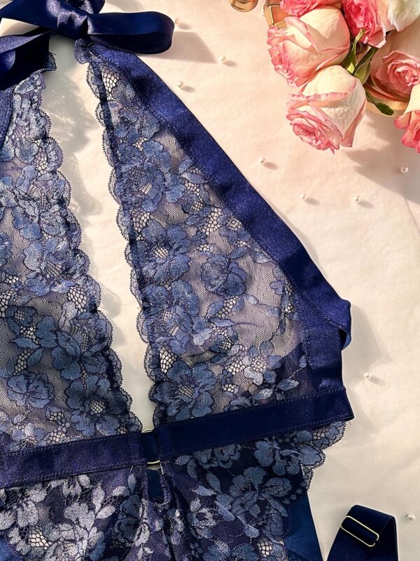 Blue Sexy Lace Suspenders Shapewear - Image 10