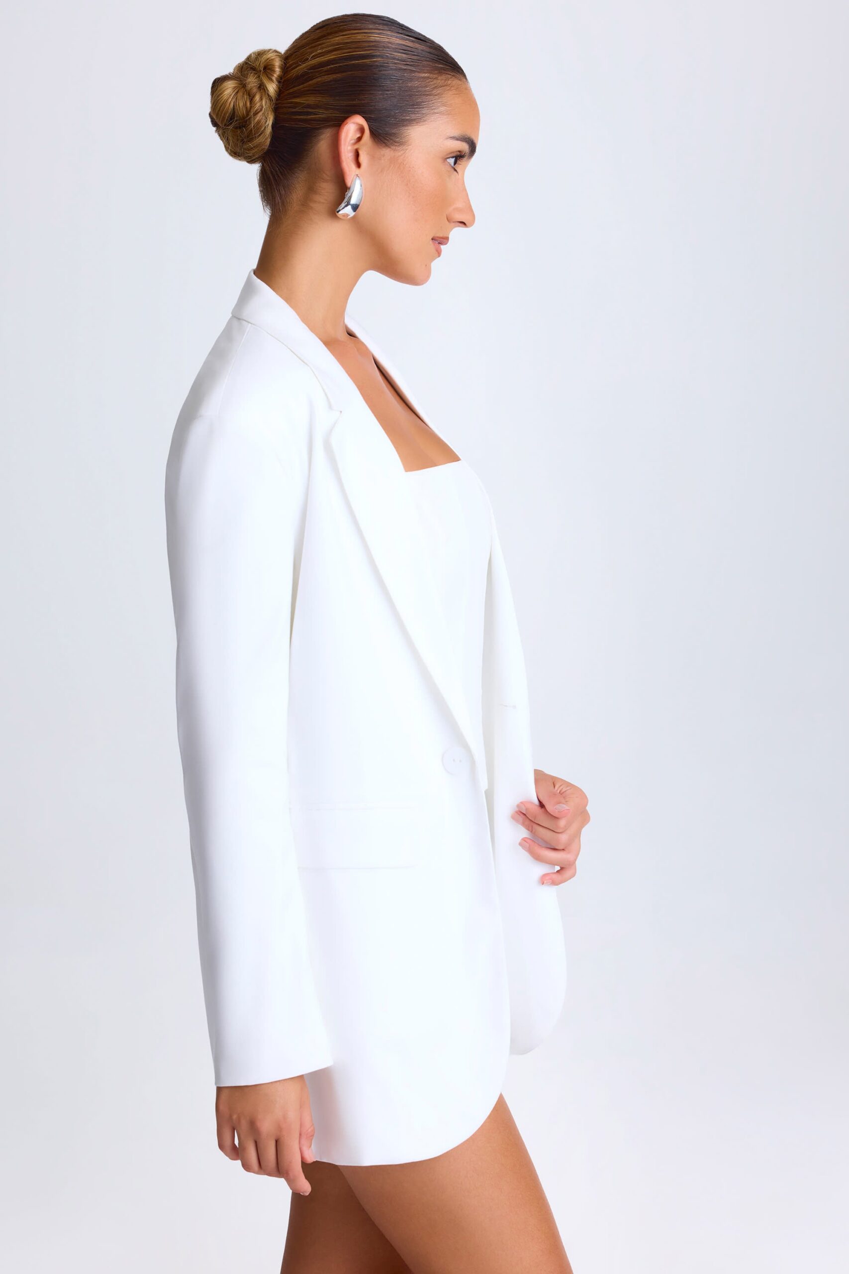 Oversized Single-Breasted Blazer in White - Image 5