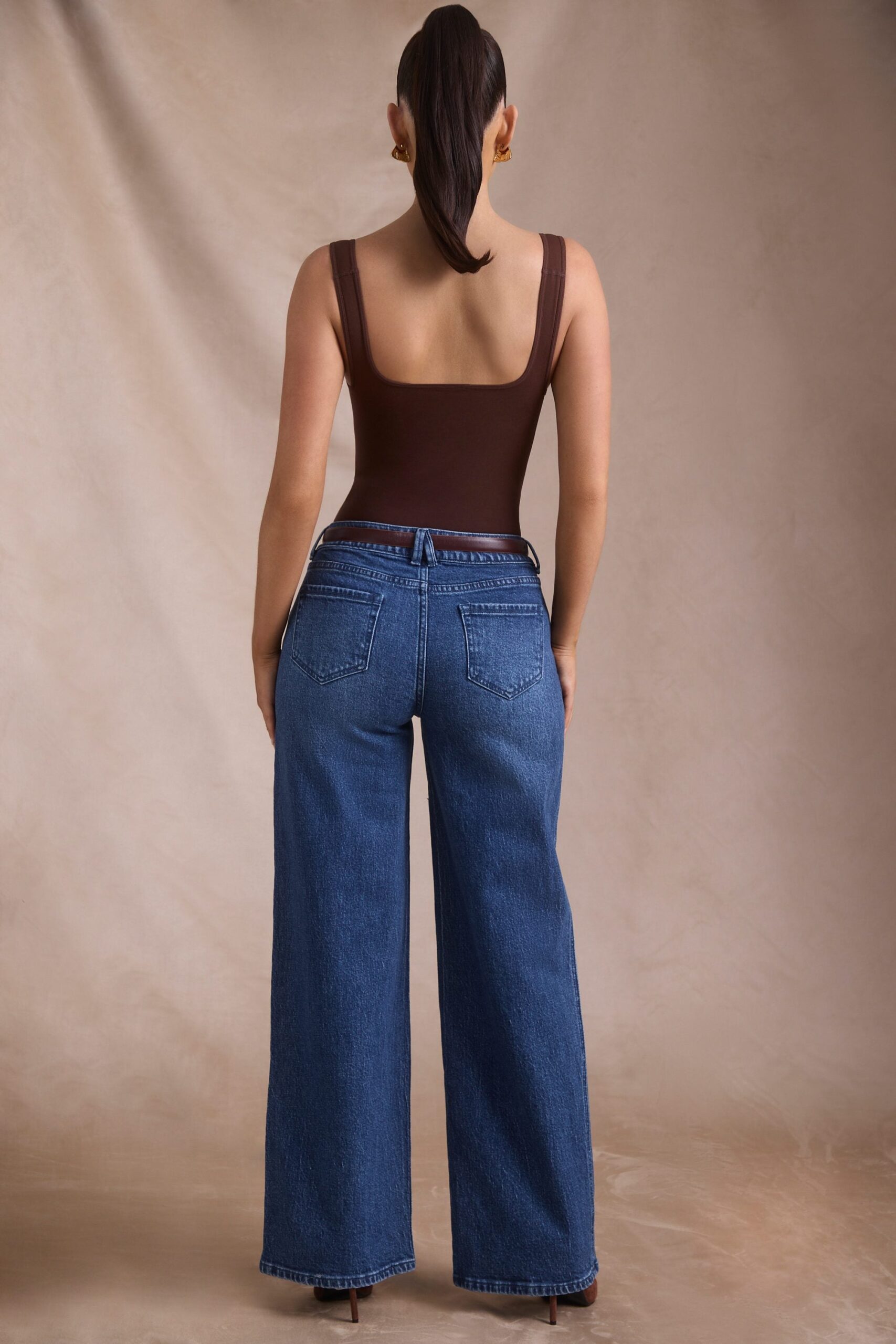 Low-Rise Wide-Leg Jeans in Indigo Wash - Image 3